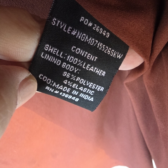 Nasty Gal rust brick colored suede skirt button front - Picture 3 of 10